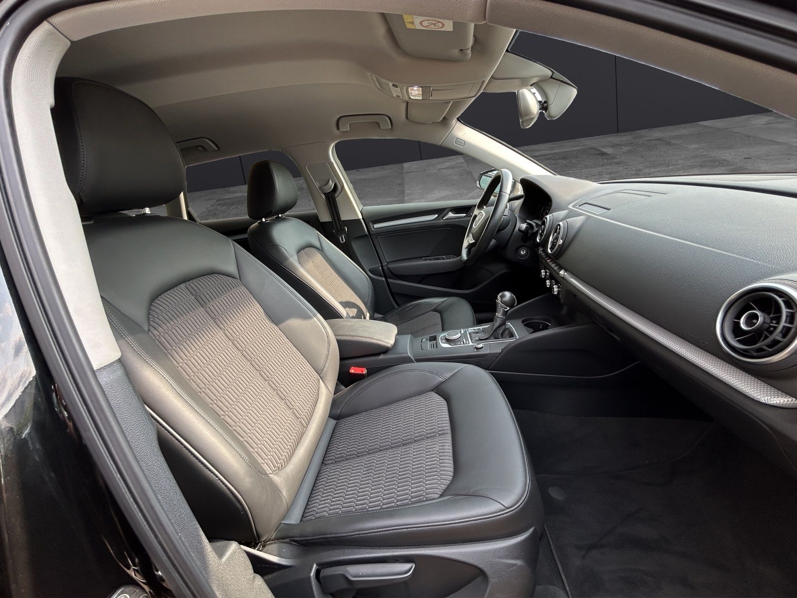 Fahrzeugabbildung Audi A3 Sportback TSI Ambiente S-tronic AHK Xenon Nav