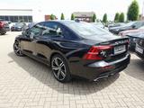 Volvo S60 Recharge R-Design T8 AWD AHK/KAMERA/PILOT - Volvo S60 mit Hybrid-Antrieb