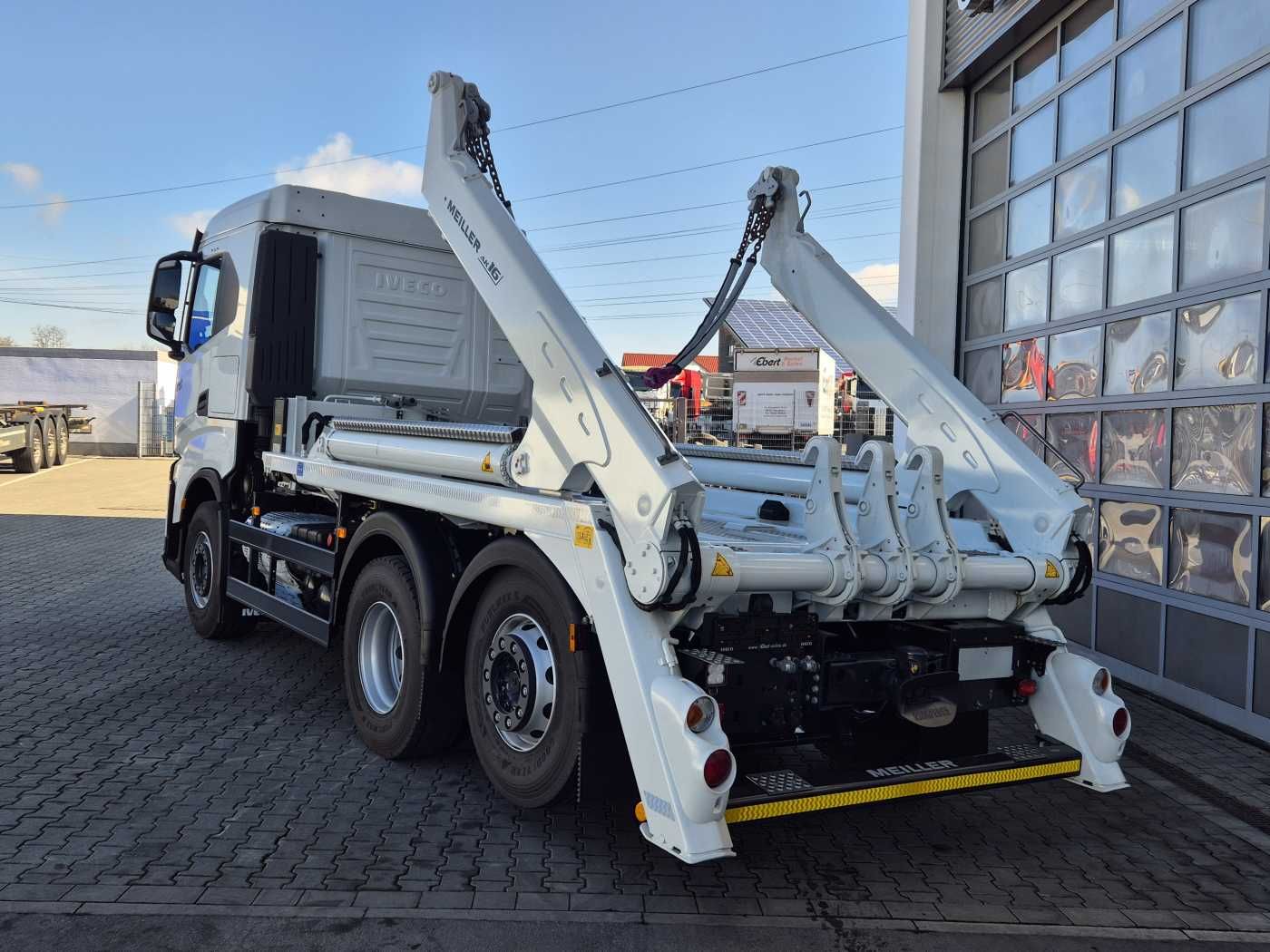 Fahrzeugabbildung Iveco X-Way AS280X46Y/PS ON 6x2 Meiller AK16 Intarder