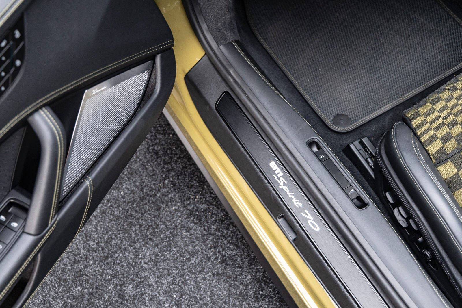 Fahrzeugabbildung Porsche 992.2 GTS Cabrio Spirit 70 + PCCB + Burmester