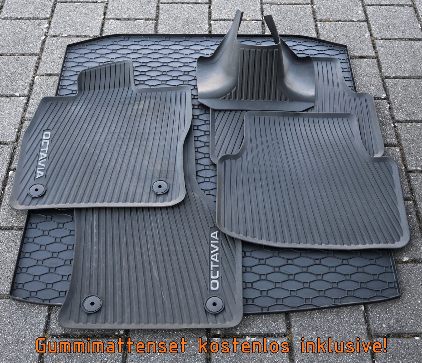 Fahrzeugabbildung SKODA Octavia 2.0 TDI DSG RS COMBI °ACC°AHK°HEAD-UP°