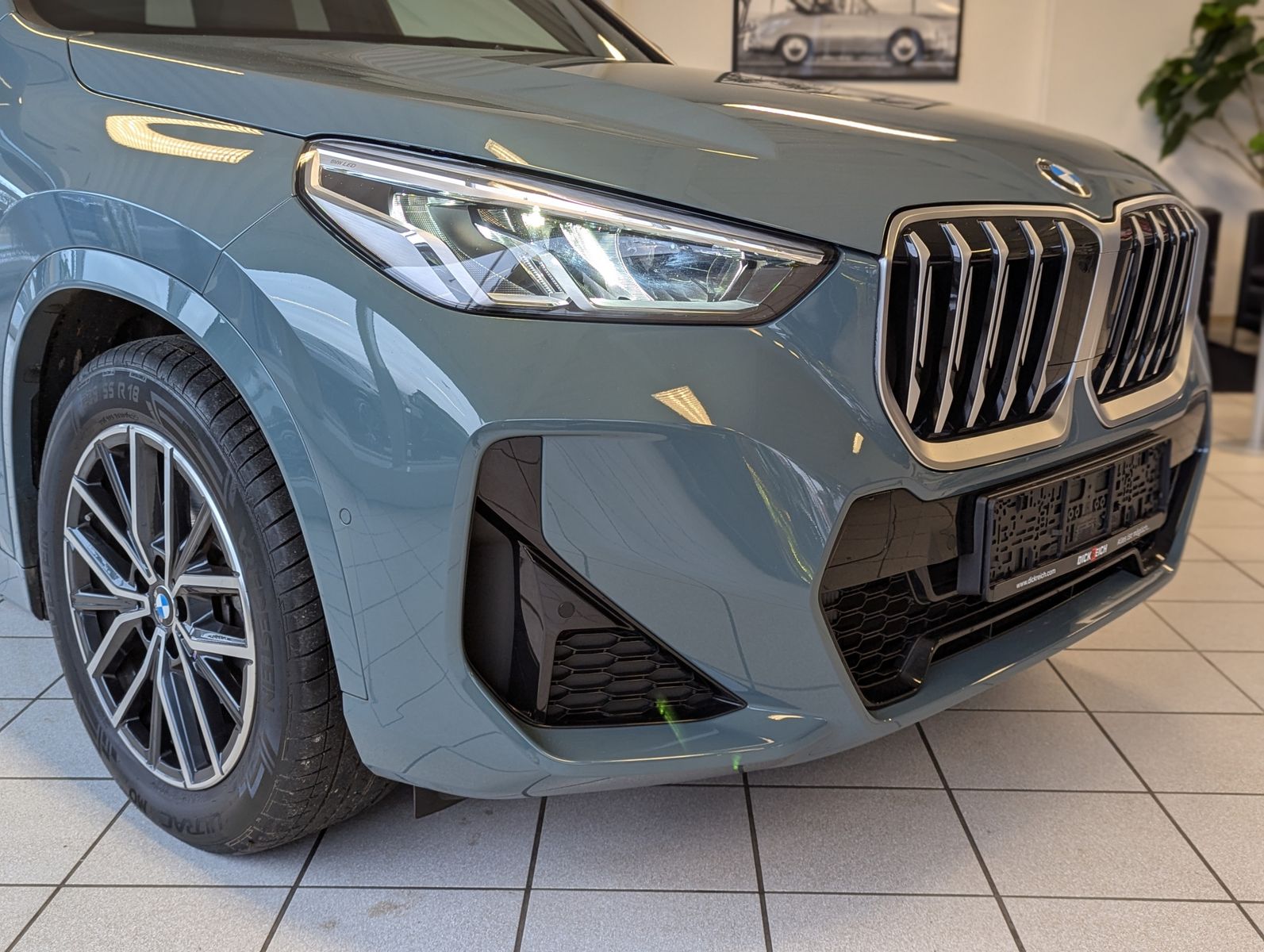 BMW X1 18d sDrive M-Sport Travel-Paket Pano Cam AHK - Image 9