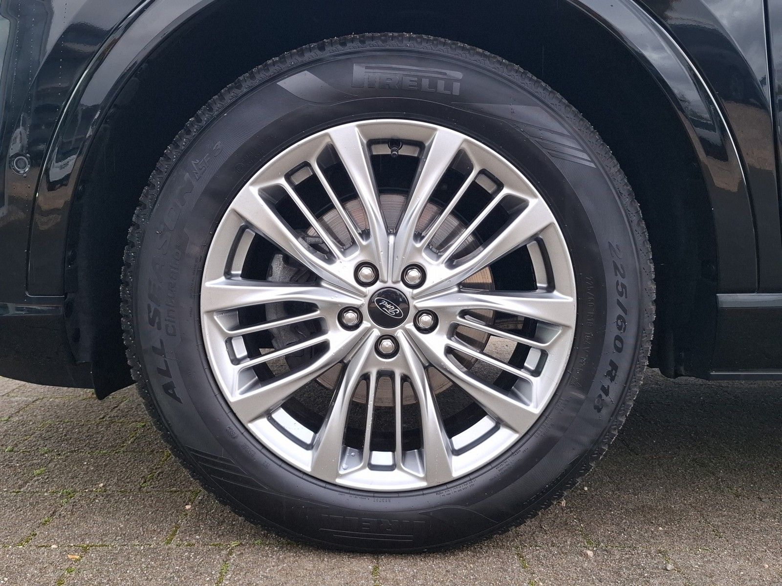 FORD Kuga 2.0 TDCi Vignale AWD / AUTOMATIK / AHK / ST - Image 18