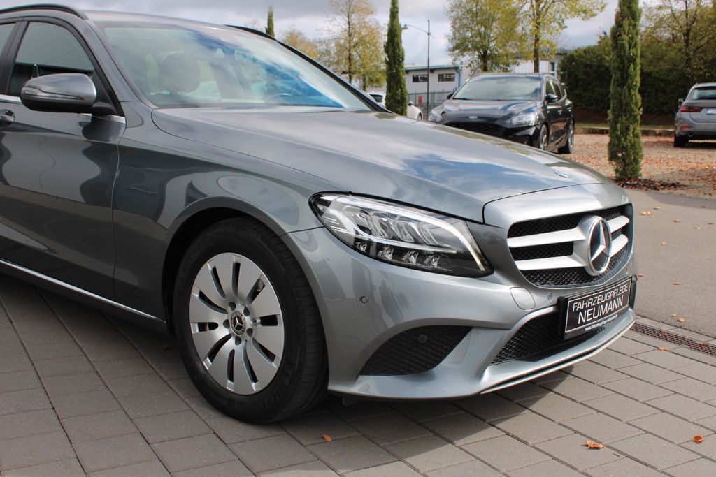 MERCEDES-BENZ C 220 d T LED AUT SHZ KAM NAVI PDC