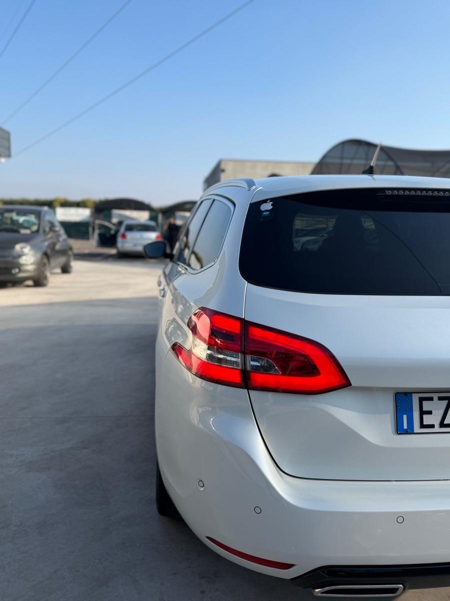 Peugeot 308 2015 — фото 12