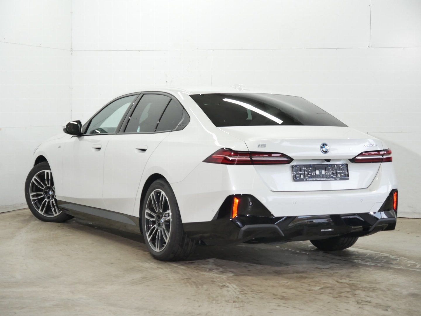 Fahrzeugabbildung BMW i5 xDrive40 M Sportpaket, Aktive Sitzbelüftung v