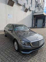 Mercedes-Benz E 220 d AVANTGARDE Autom. AVANTGARDE - Mercedes-Benz E 220 Gebrauchtwagen in Frankfurt