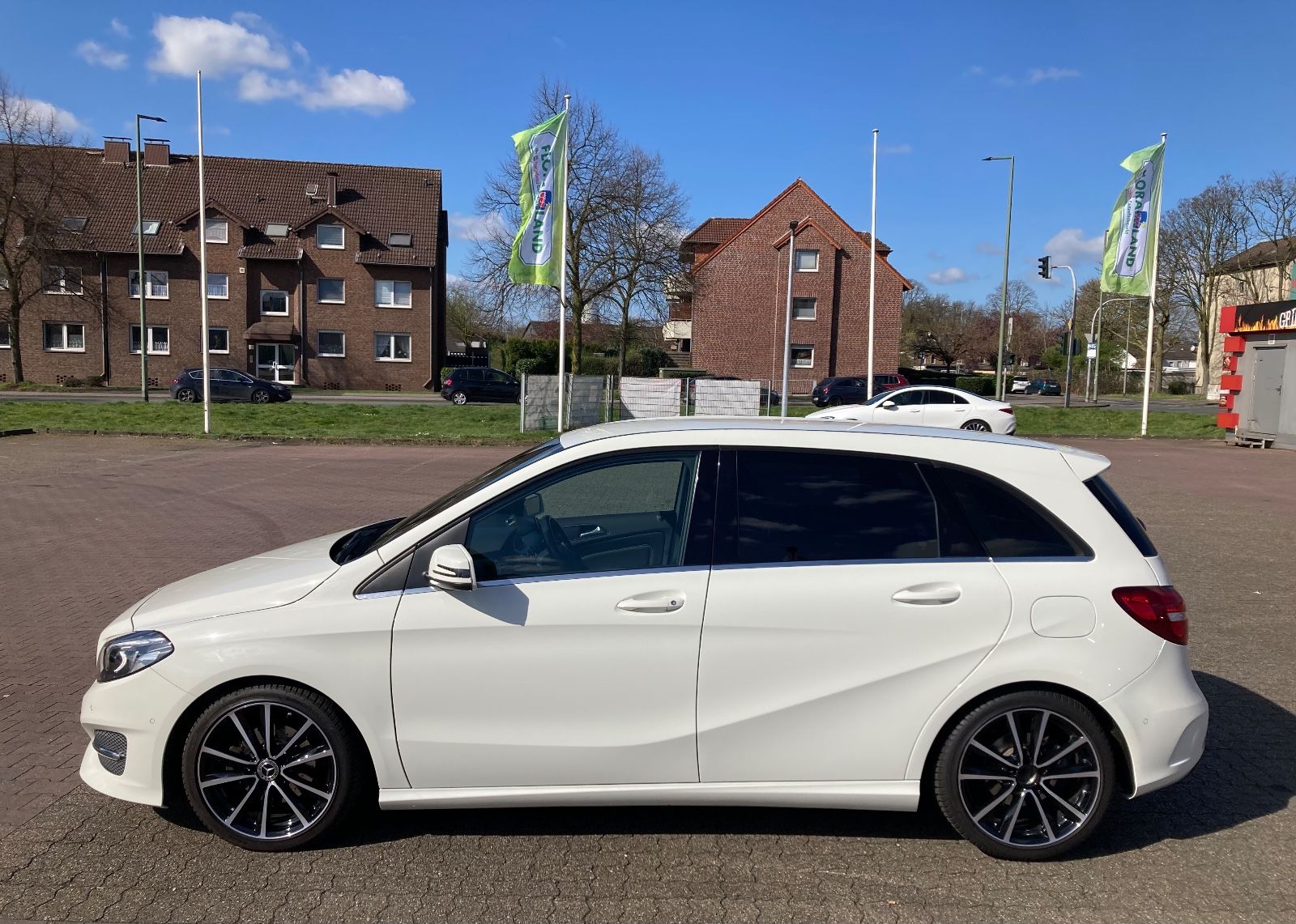 MERCEDES-BENZ B 200