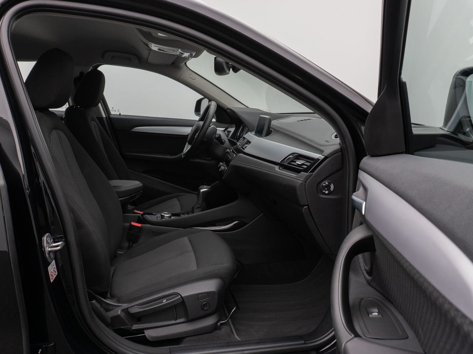 Fahrzeugabbildung BMW X2 xD25e Kamera DAB Lordos Geschwindigkeitsreg