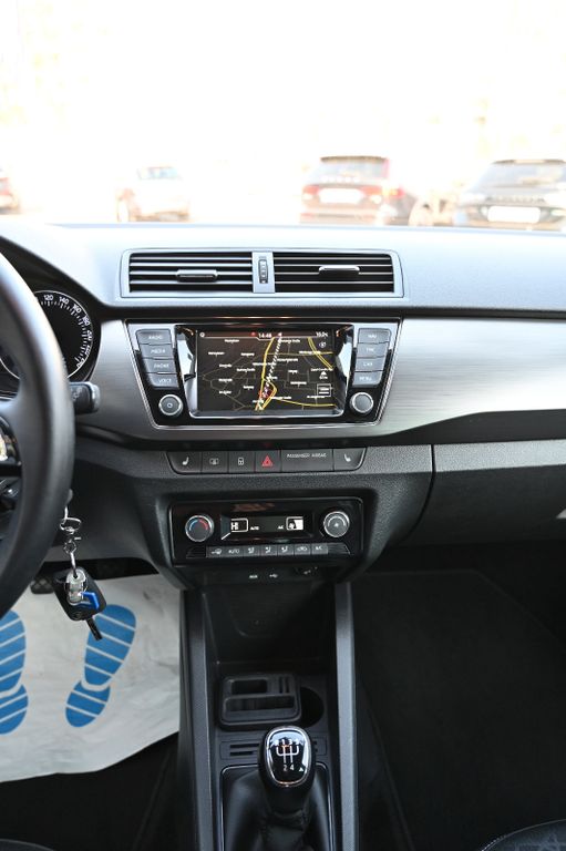 SKODA Fabia 1.0 TSI Clever Klima Navi PD Sitzh CarPlay SKODA Fabia 1.0 TSI Clever Klima Navi PD Sitzh CarPlay