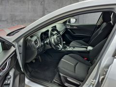 Fahrzeugabbildung 3 Sports-Line 2,2 Skyactiv D 150 Sports-Line