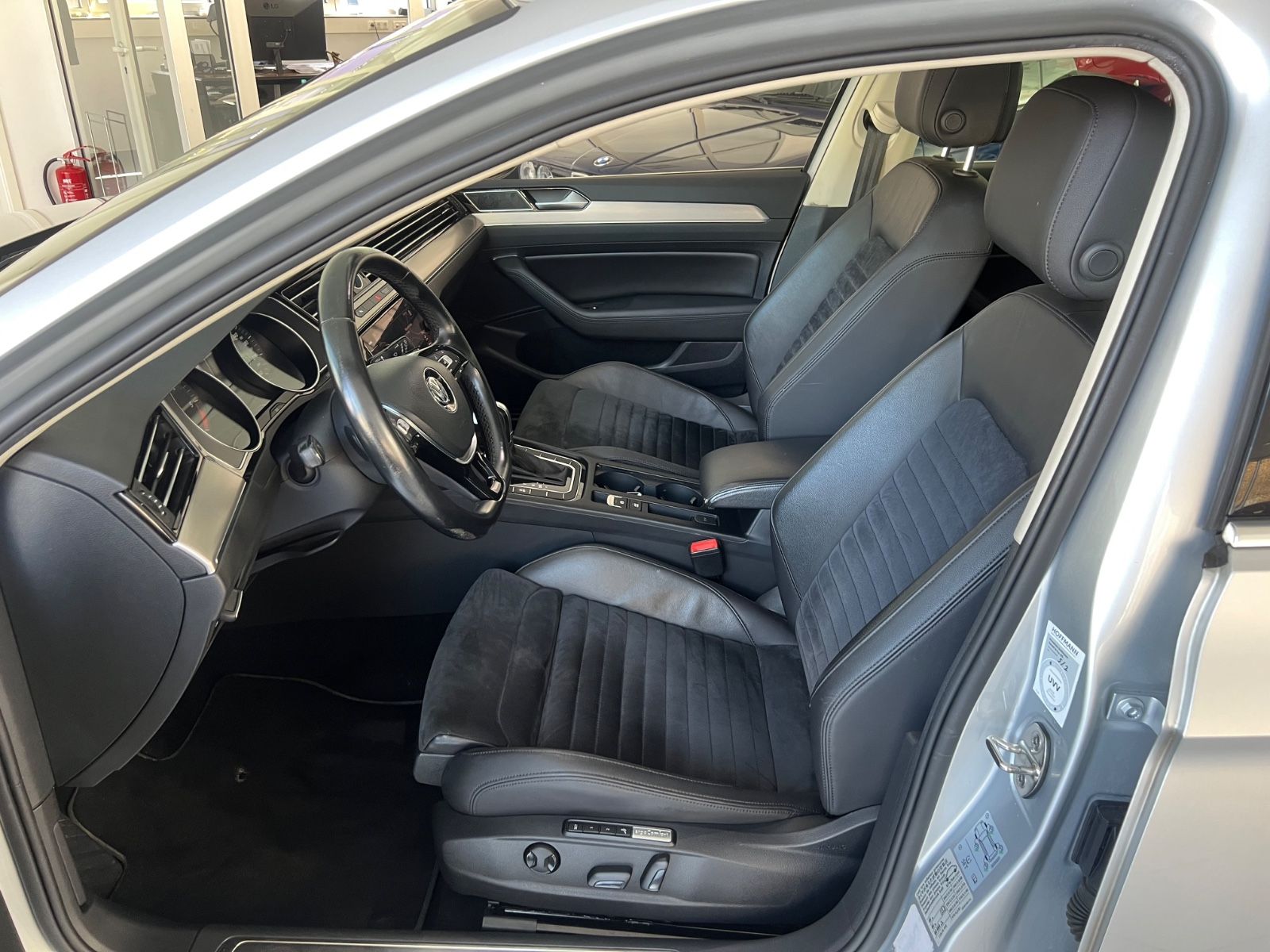 Fahrzeugabbildung Volkswagen Passat 2.0TDI DSG Variant Highline *MASSAGE*