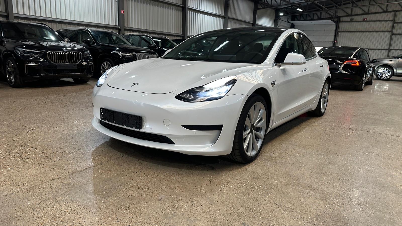 Tesla Model 3 Standard Range Plus RWD