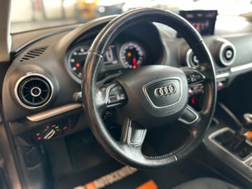 Audi A3 attraction **BiXENON*TÜV*KLIMA*TEMPOMAT*