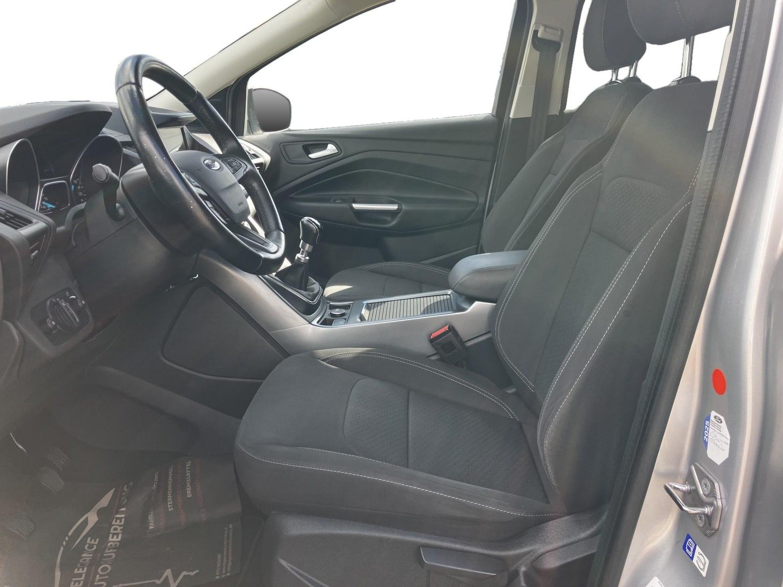 Ford Kuga 1.5 EcoBoost Cool&Connect 4x2 NAVI+XENON+PD
