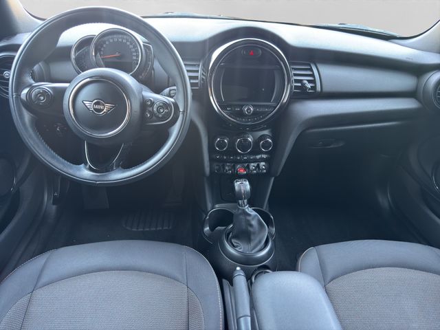 Fahrzeugabbildung MINI One Cabrio Pepper+LED+Keyless+Sitzhzg.+PDC