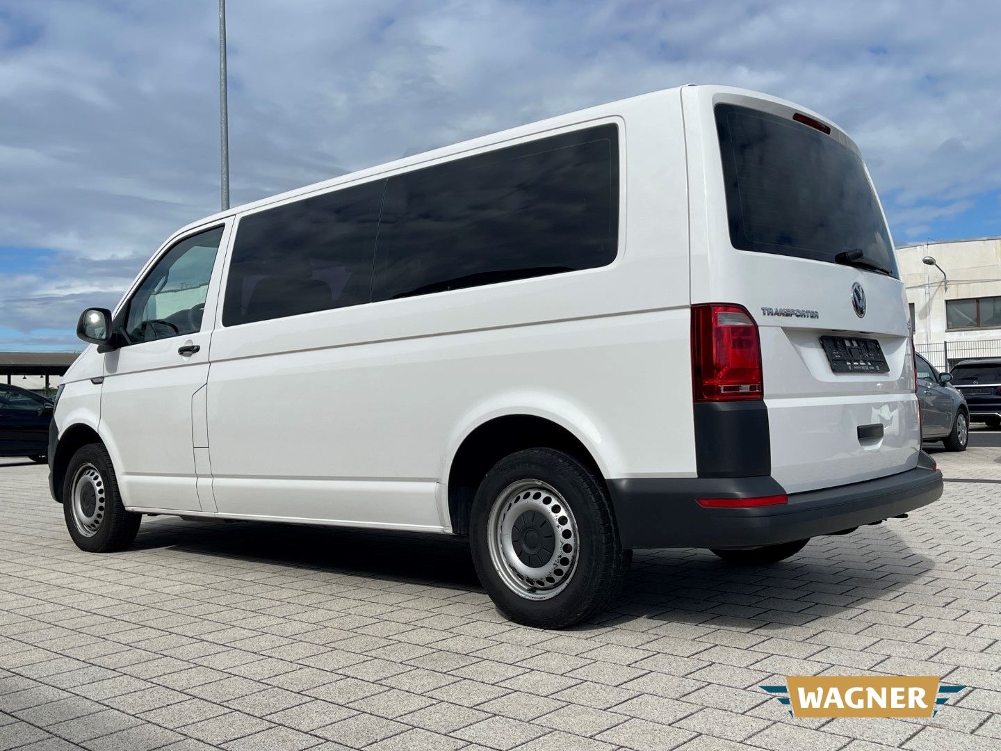 Fahrzeugabbildung Volkswagen T6 Kombi EcoProfi lang 2.0 TDI 8-Sitzer
