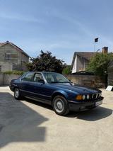 BMW 750i E32 - BMW 7 Series: E32