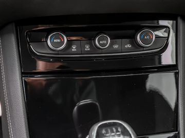 Opel Grandland 1.2 Edition Fernlicht-Assistent