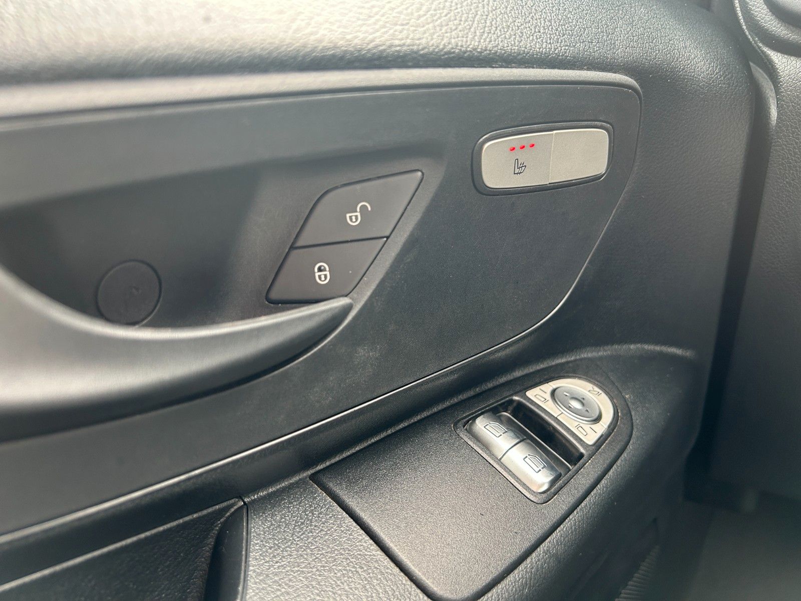 Fahrzeugabbildung Mercedes-Benz Vito 116 CDI Tourer 9G Extral AHK Kamera