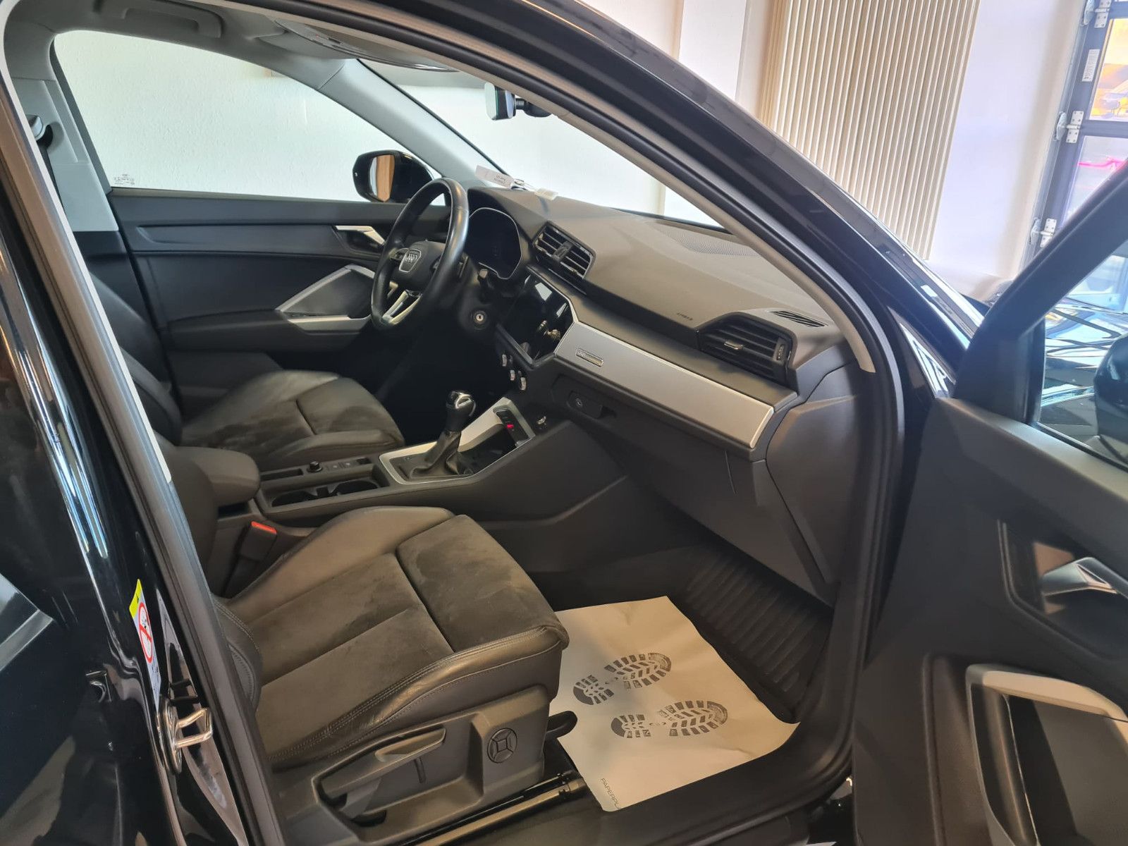 Fahrzeugabbildung Audi Q3 35 TDI / LED / VIRTUELL/LED/SCHECKHEFT