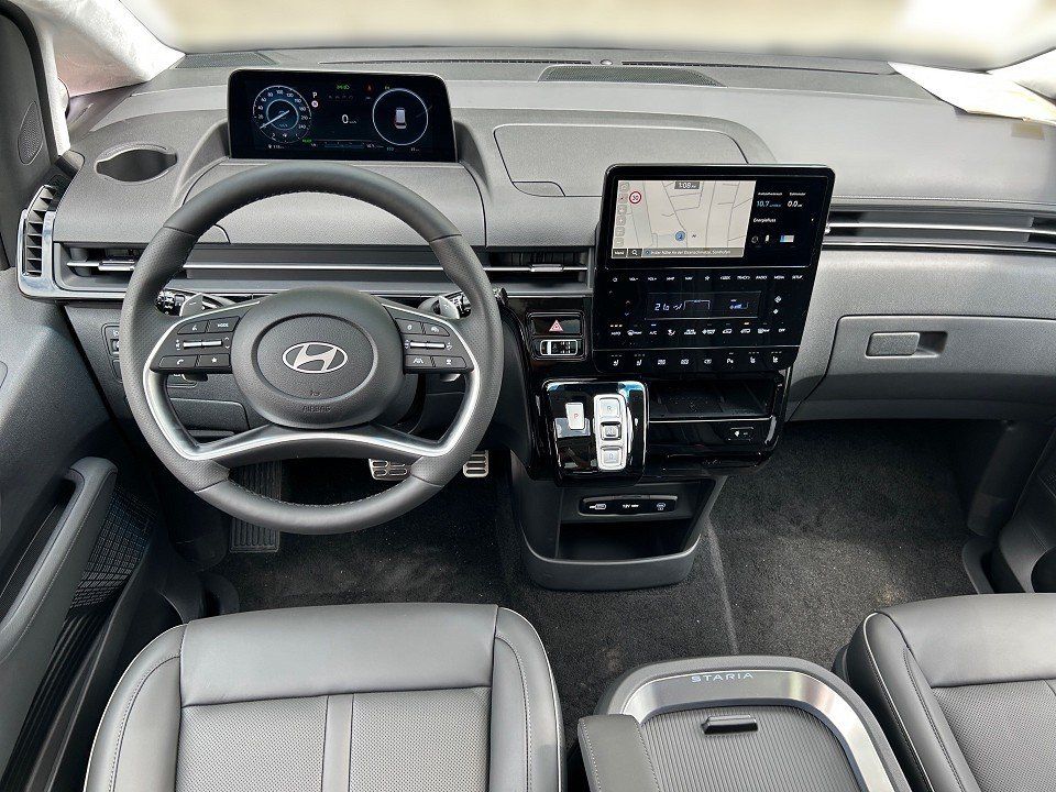 Fahrzeugabbildung Hyundai STARIA HEV 7SITZER 1.6T 6AT SIGNATURE PANO BOSE+