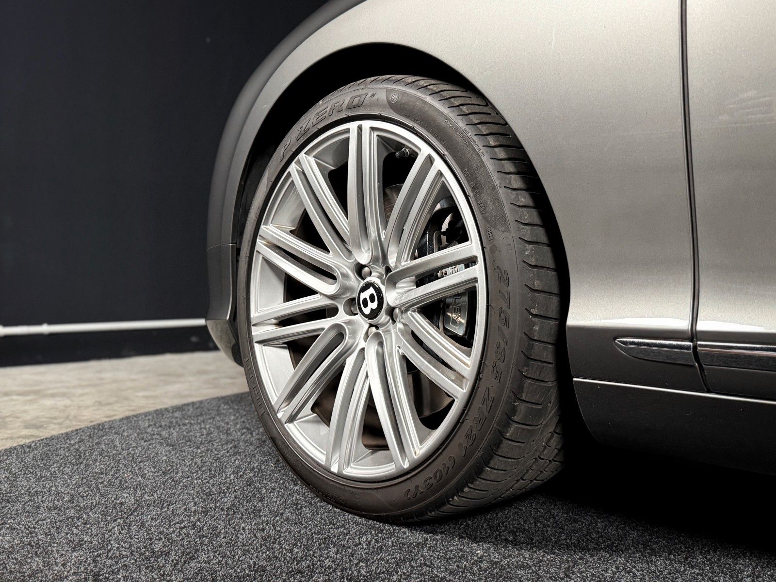 Fahrzeugabbildung Bentley Continental GT 6.0 W12 Speed 4WD Automatik