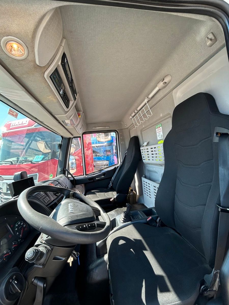 Fahrzeugabbildung Iveco 120E21 Kühlkoffer, Carrier, Dhollandia