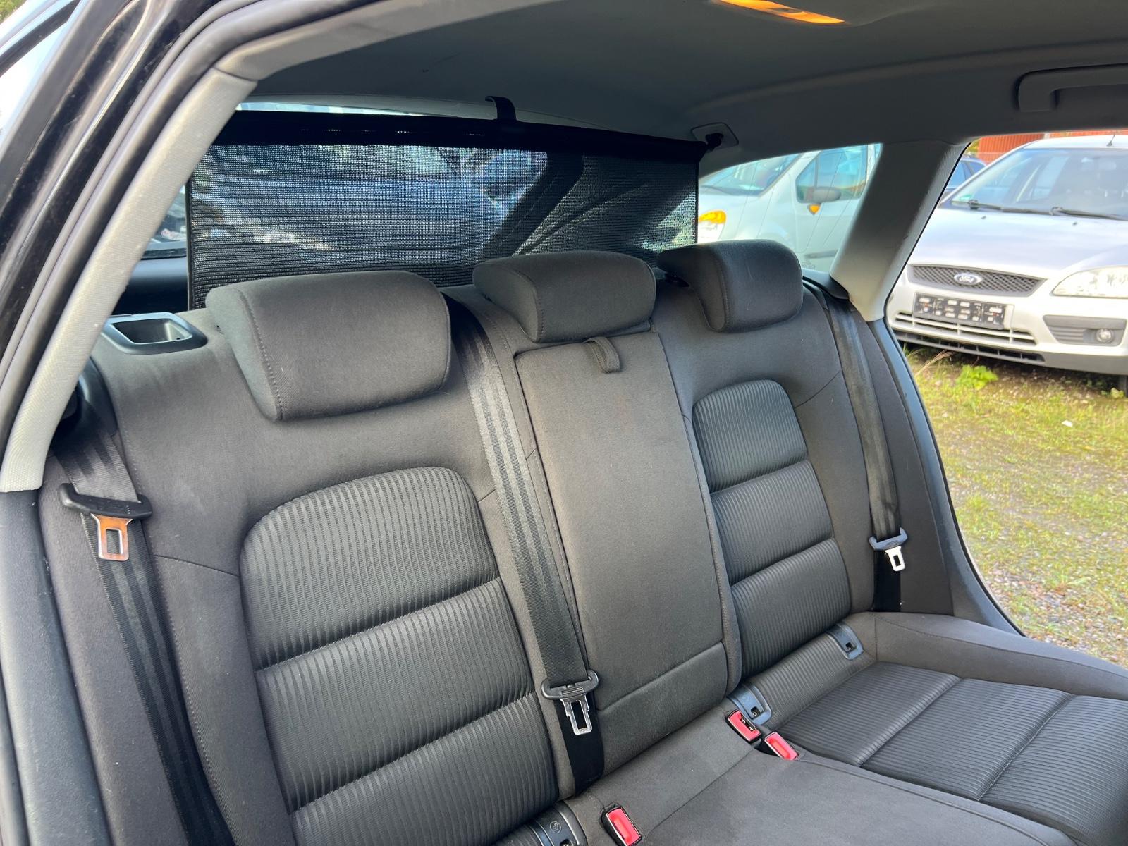 Audi A4 2011 — photo 35