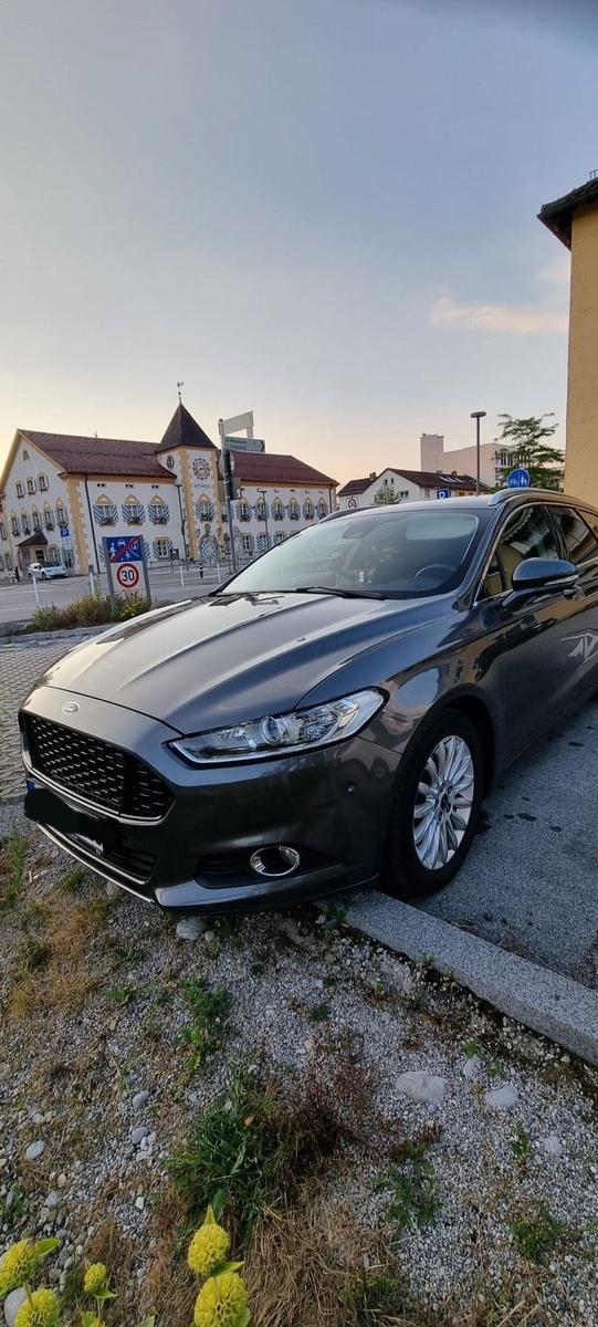 Ford Mondeo 2015 — interior