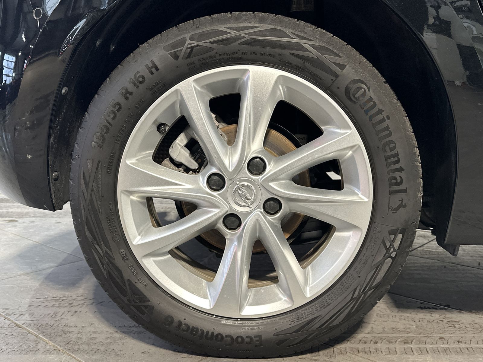 Fahrzeugabbildung Opel Corsa 5-Türer 1.2 Elegance Aut. NAV+LED+ACC+1HD