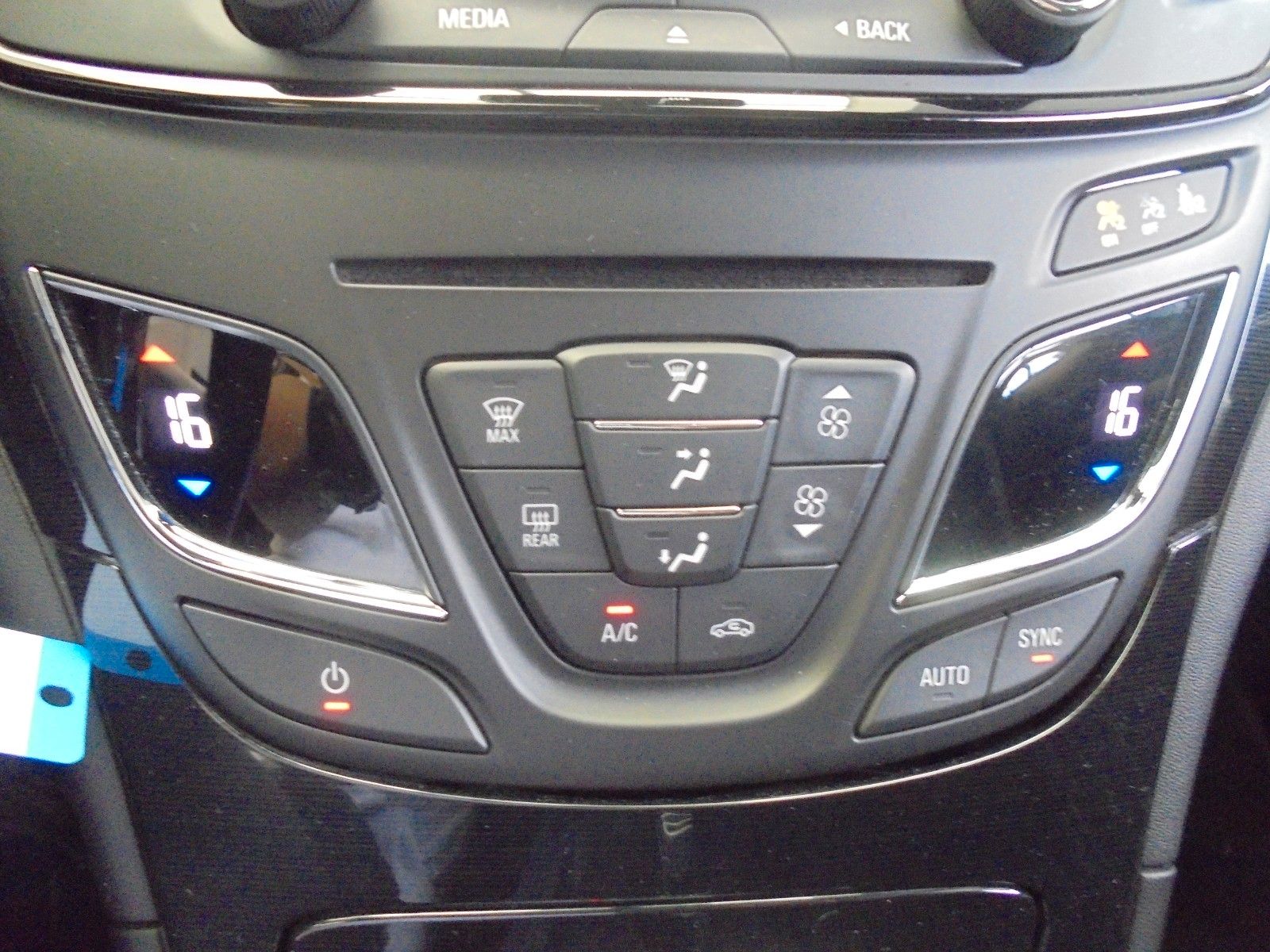 Fahrzeugabbildung Opel Insignia A Sports Tourer B Innovation Aut./Navi/