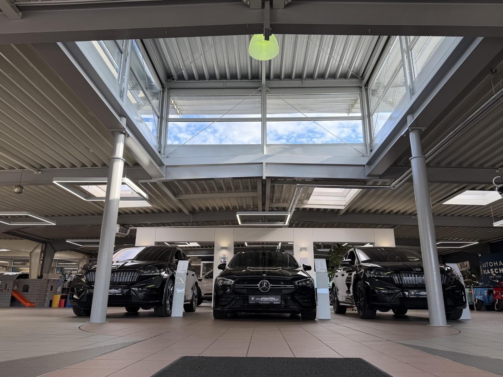 showroom-image-top