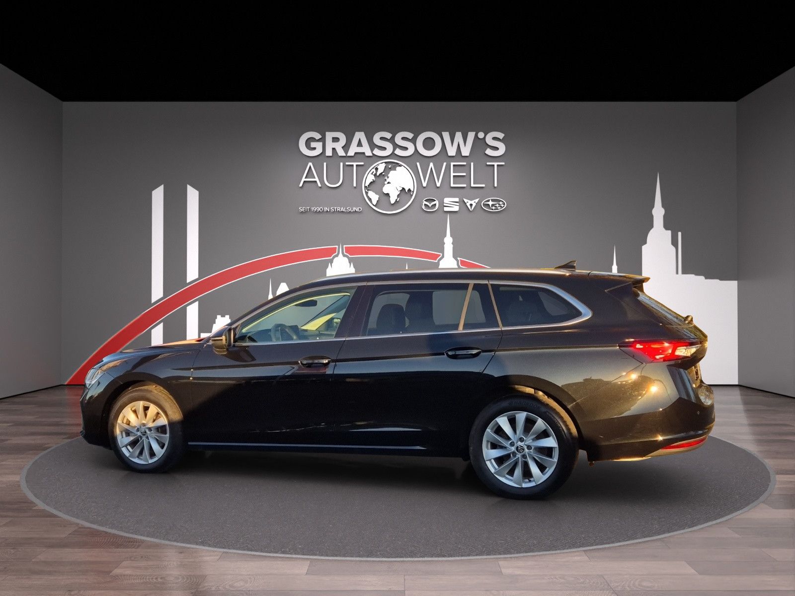 Fahrzeugabbildung SKODA Superb 1.5 TSI DSG Combi ACC/SHZ/LED/NAVI/RFK