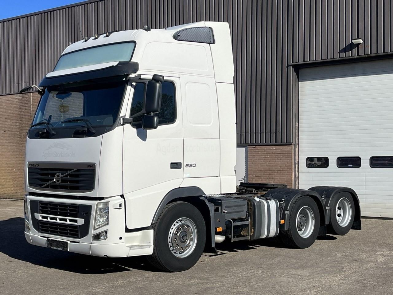 Volvo FH 520 / Only 141.443 km !! / 6x2 / 4 seats !! /