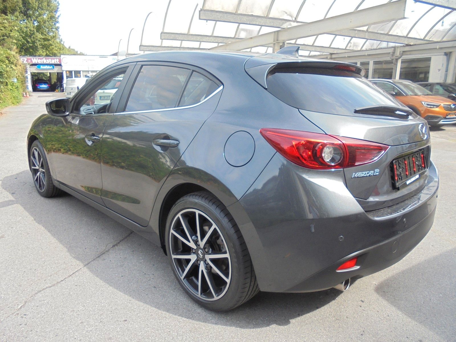 Fahrzeugabbildung Mazda 3 Lim. Center-Line/Klimaaut./Navi/Tüv Neu/1.Hand