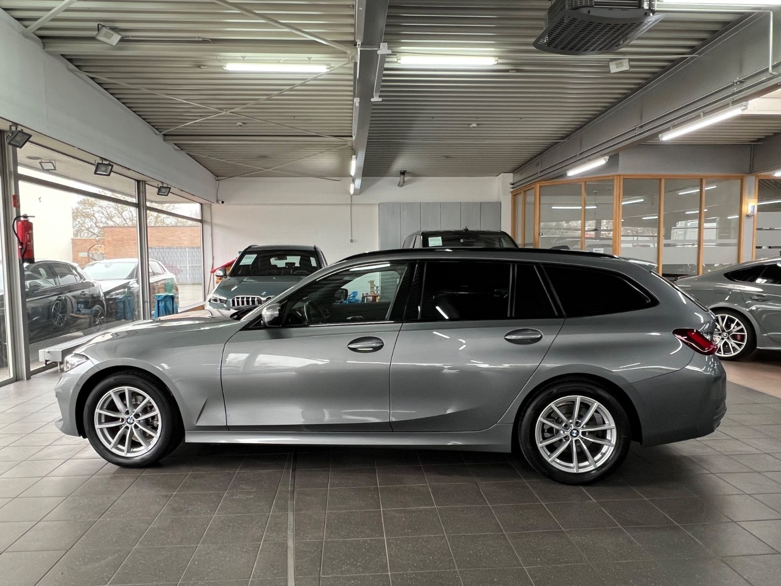 BMW 318 d Touring Driving Assistant+Parkassistent foto 6