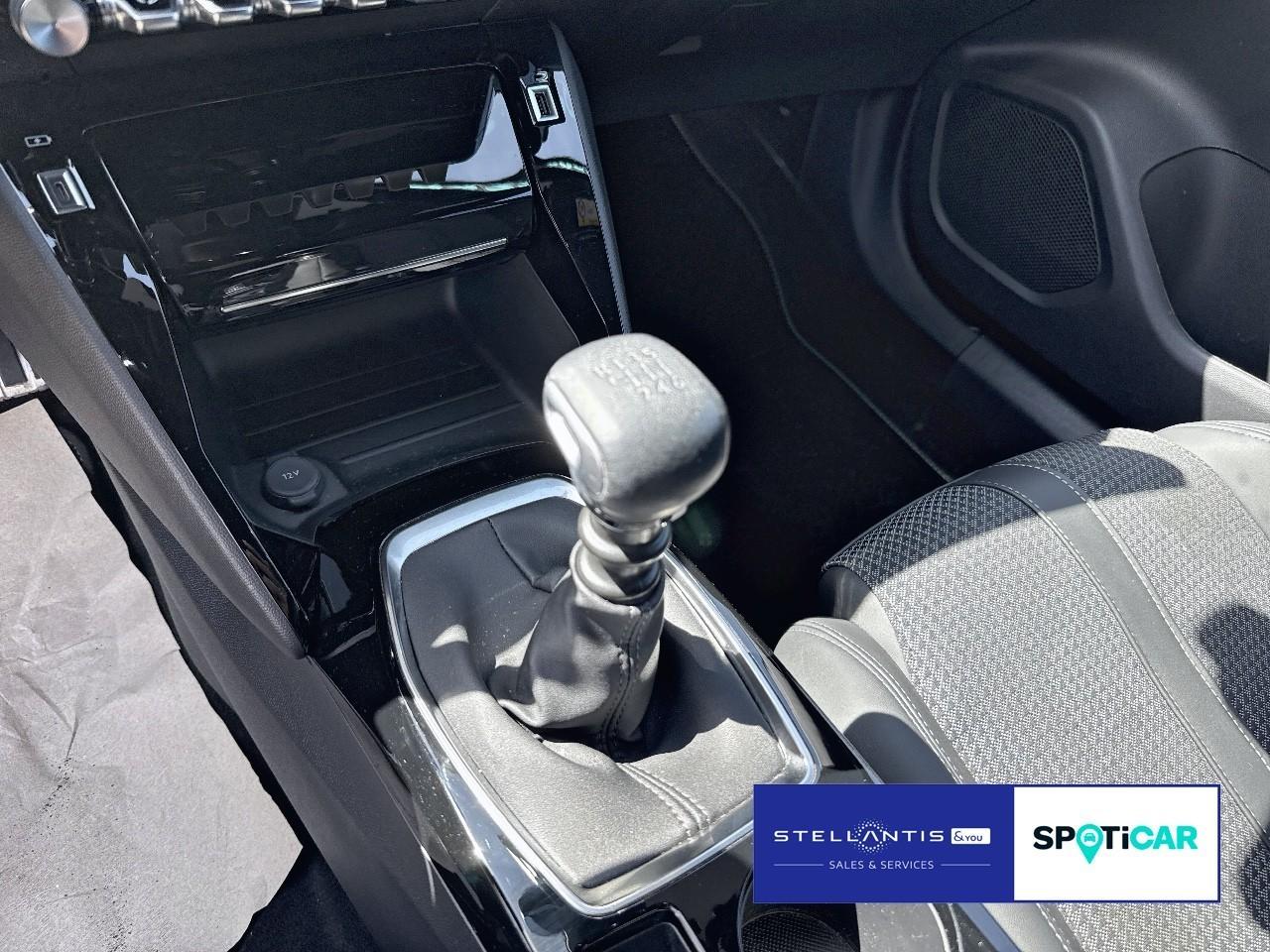 Peugeot 2008 1.2 PureTech 130 GT 1.2 PureTech 130 GT (EU