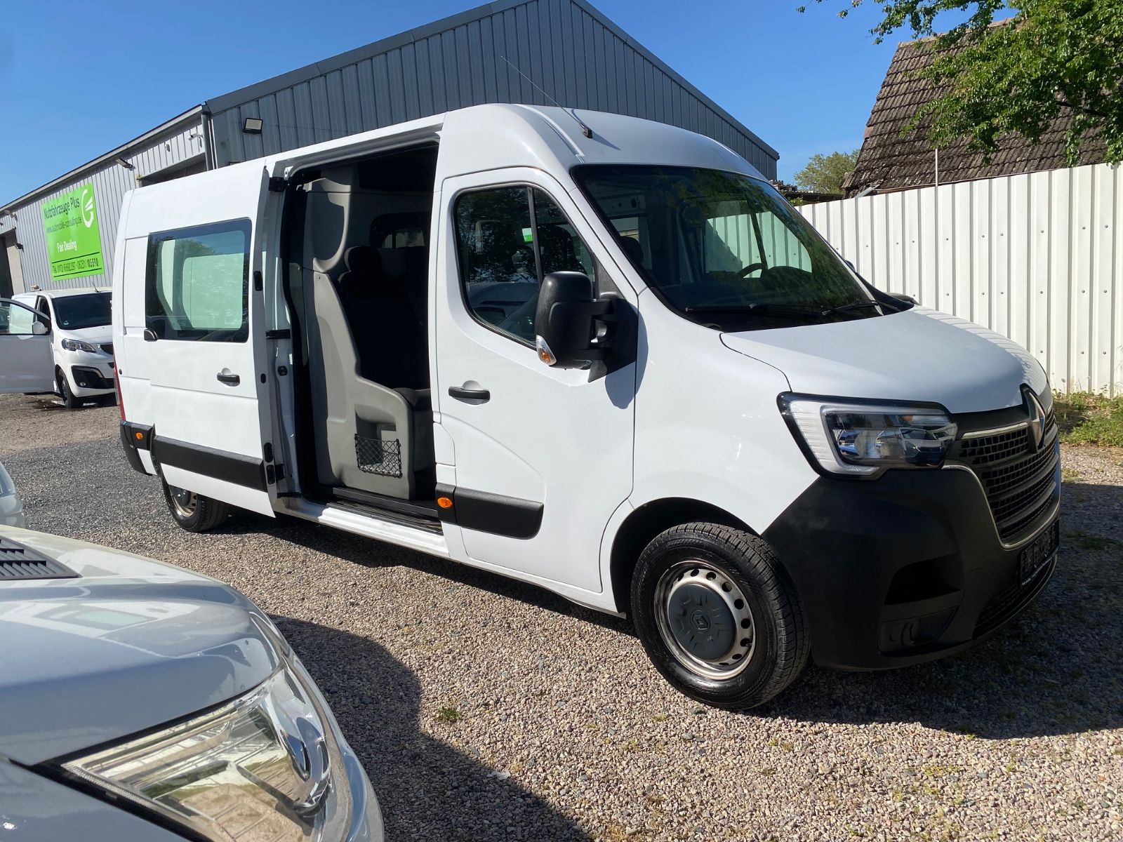 Fahrzeugabbildung Renault Master III Kasten L3H2 3,5t Doka,7-Sitzer,AHK