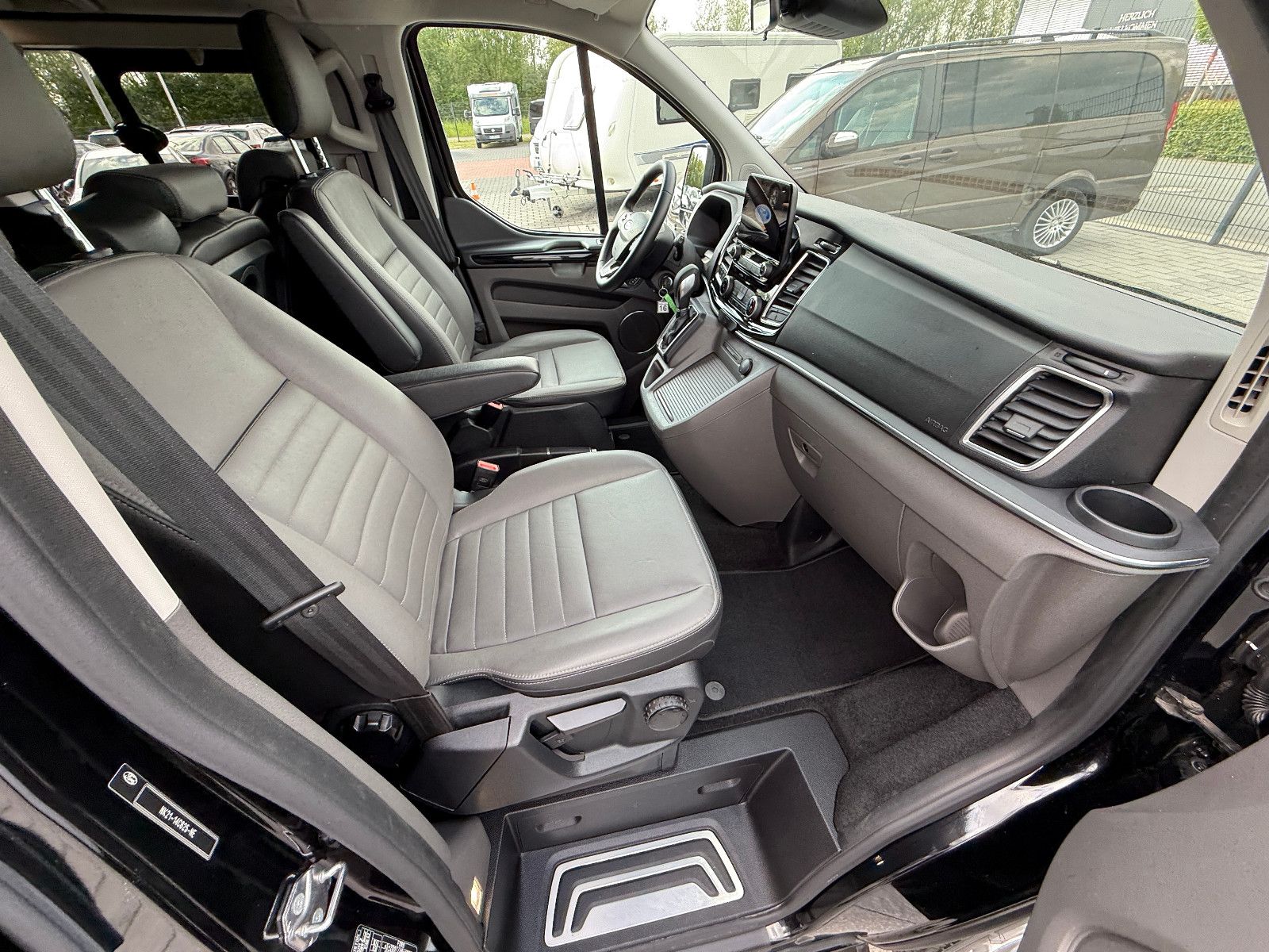 Fahrzeugabbildung Ford Transit/Tourneo Custom Kombi 320 L2 Tourneo Tita