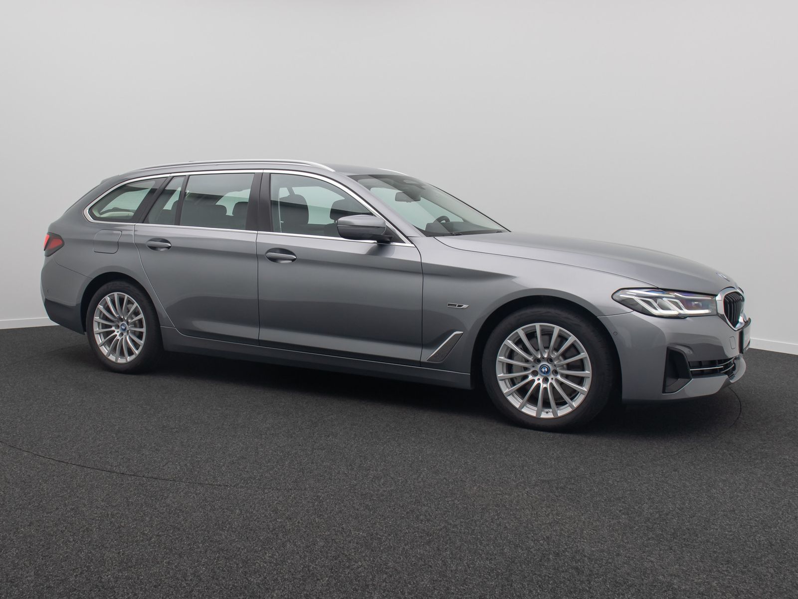 Fahrzeugabbildung BMW 530e xD  Kamera Laser HUD DAB H/K Komfort Alarm