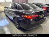 Alfa Romeo Giulia 2.2 JTDM Super 8fach Spur Bi-Xenon DAB - schwarze Alfa Romeo Giulia