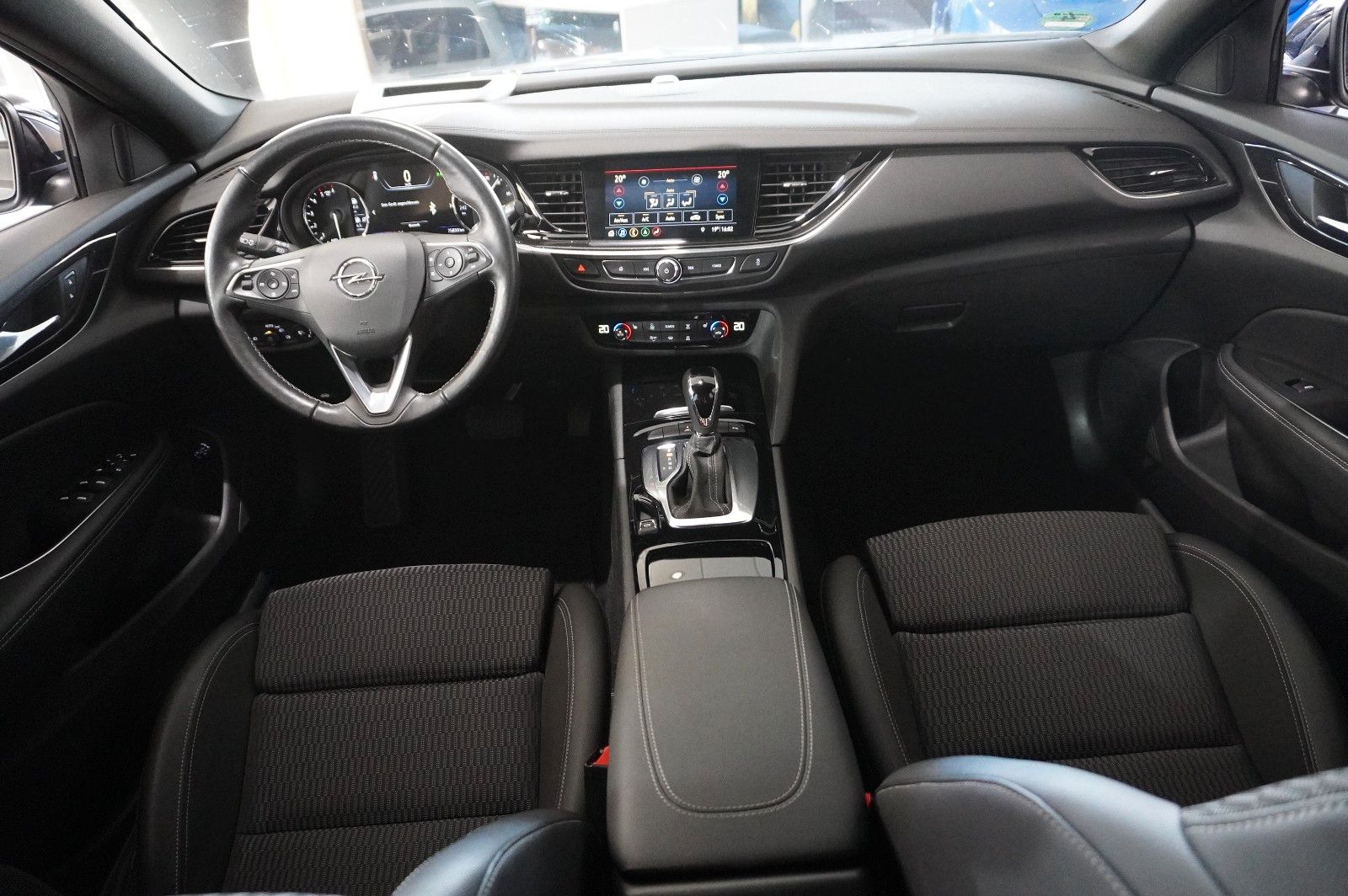 Fahrzeugabbildung Opel Insignia B ST 2.0D BUSINESS NAVI/LED/KAMERA/HUD