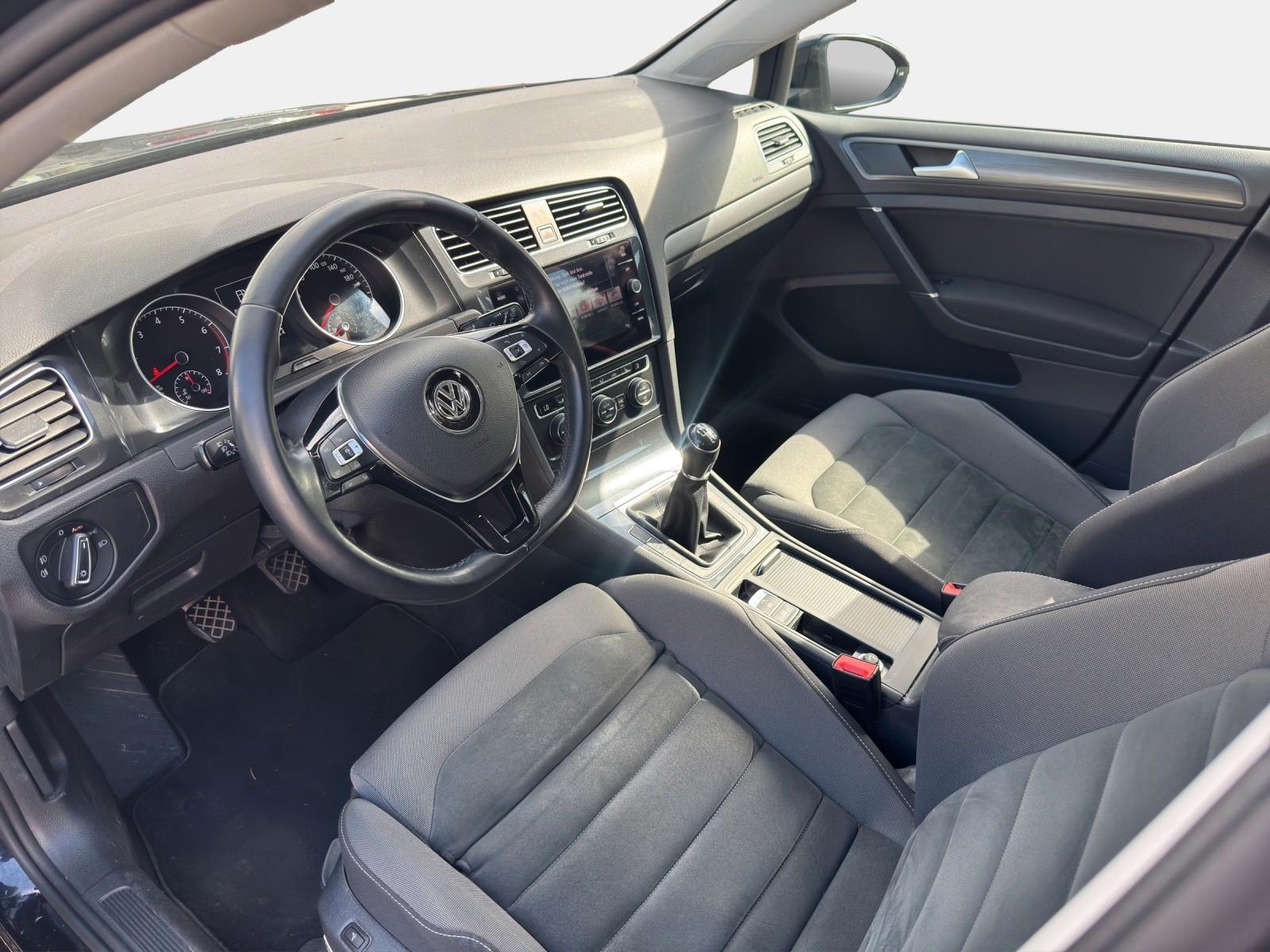 Volkswagen Golf VII Lim. Comfortline +Navi+Shz+