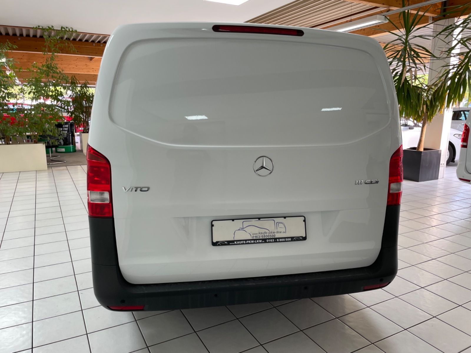Fahrzeugabbildung Mercedes-Benz Vito Kasten 111 extralang *Werkstatt*