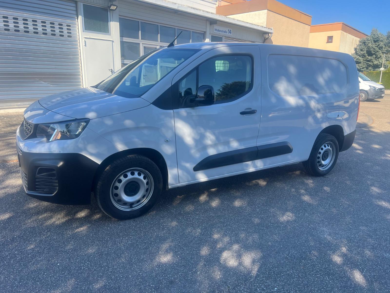 Peugeot Partner Premium L2 3 Sitze Flügeltüren Navi PDC