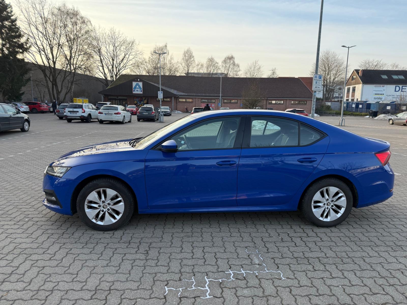Skoda Octavia Lim. Anhängerk. LM-Felgen voll serv.