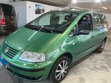 Volkswagen Sharan 1.8T +AHK+7-SITZER+S.DACH+PDC+SITZHZ+3.HD - VW Sharan Gebrauchtwagen in Leipzig
