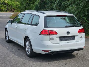 Volkswagen Golf - 6