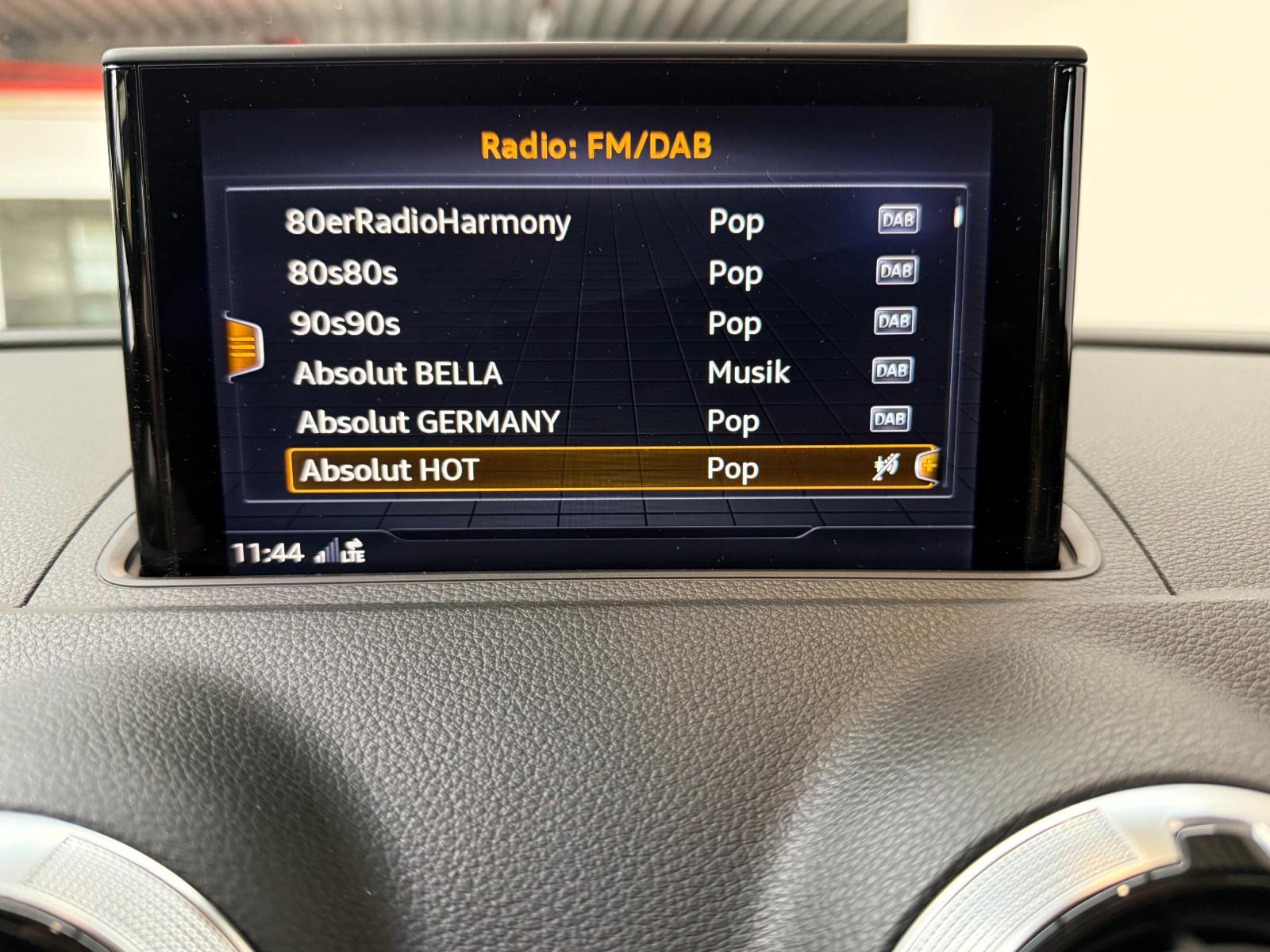 Audi RS 3 Sportback 2.5 TFSI Quattro*SCHALE*PANO*KAME